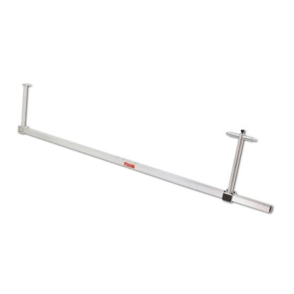 Toe In Bar