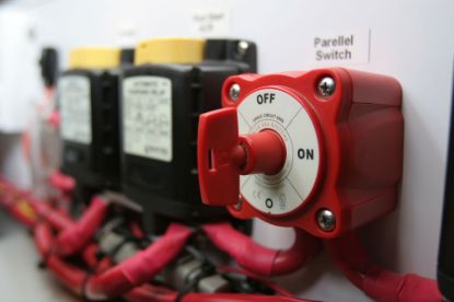 BLUE SEA SWITCH BATTERY M ON/OFF W/KEY - 6005BSS