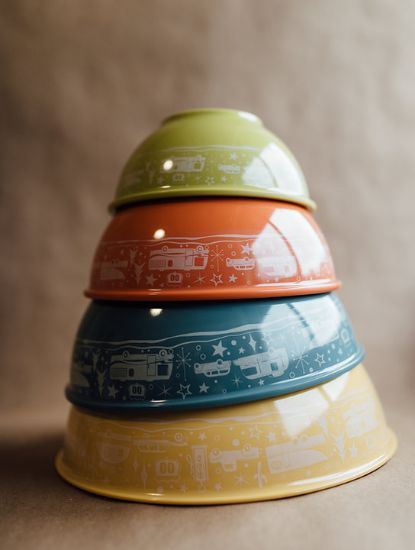 CAMP CASUAL 4 PIECE NESTING BOWL SET WITH LIDS - CC006