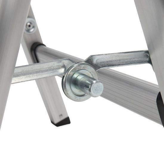 CAMCO METAL STEP STOOL  FOLDING - 43672