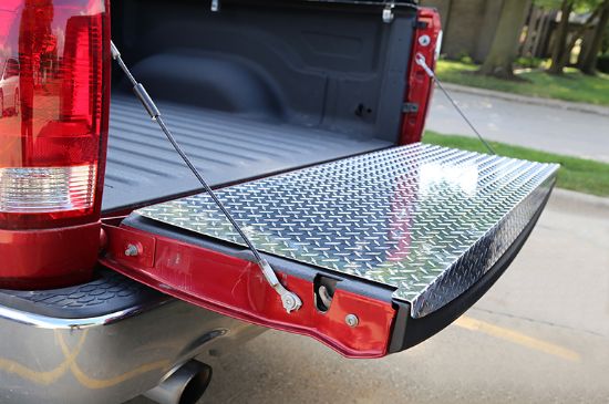 DEE ZEE TAILGATE PROTECTOR - 4145
