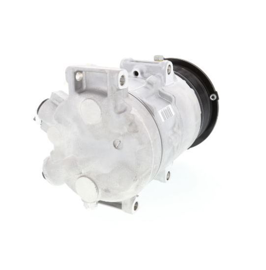 DENSO NEW COMPRESSOR W/ CLUTCH - 4711617