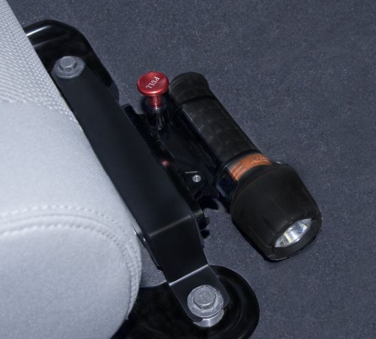 DV8 QUICK RELEASE FLASHLIGHT - IGHTMNTDOR