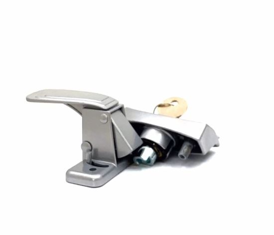 JR PRODUCTS LOCKING CAMPER DOOR LATCH - 10805