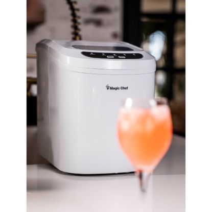 MAGIC CHEF ICE MAKER  27 LBS/DAY  PORTABLE  WH - MCIM22W