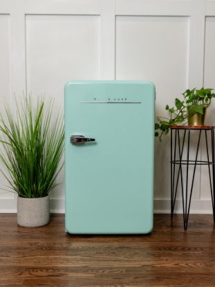 MAGIC CHEF 3.2 CUFT REFRIDGERATOR RETRO - MCR32CHM