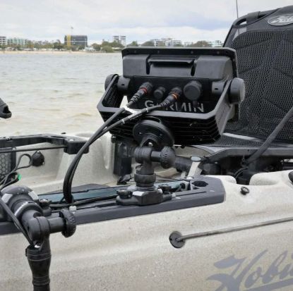 RAILBLAZA GARMIN FISH FINDER MOUNT R-LOCK - 02417811