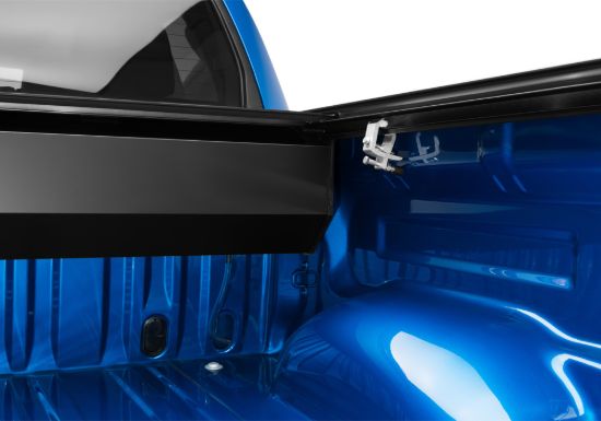 RETRAX TUNDRA CREWMAX 5.5' BED (07-18) - T60831