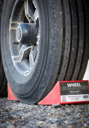 WEIGH SAFE DOUBLE WHEEL CHOCK SET (4 WHEEL CHO - WSDWCS
