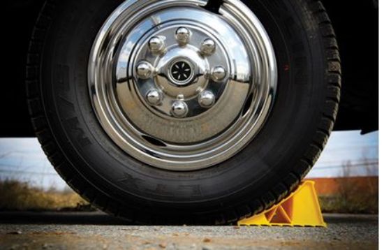 CAMCO WHEEL CHOCK - 44412