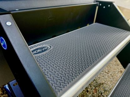 MOR/RYDE SINGLE STEP TREAD; 19.5'' X 7''; PE - STP54074